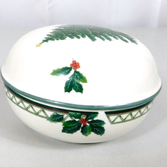 Christmas Story by Mikasa Round Candy Box 4 1/2" Tree Presents Discontinued - Picture 5 of 13